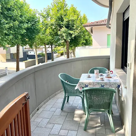 Adorable Flat With Balcony Apartment Lignano Sabbiadoro