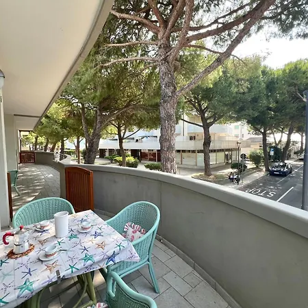 Adorable Flat With Balcony Lignano Sabbiadoro