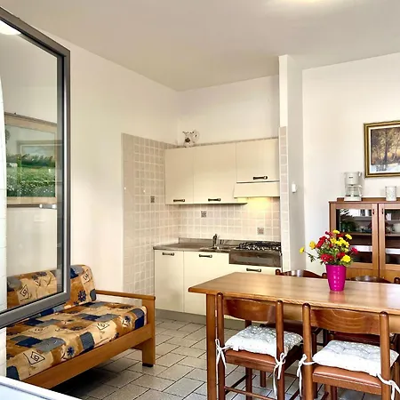 Adorable Flat With Balcony *