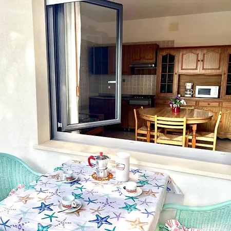 Adorable Flat With Balcony *